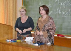 До студентів із вступним словом звернулась к.е.н., викладач кафедри менеджменту організацій Малюга Л.М.